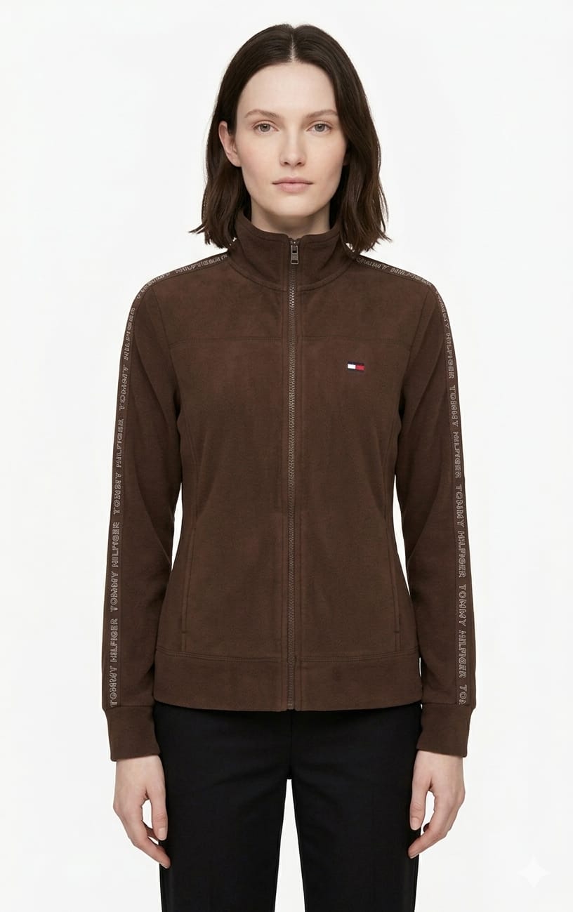 casaca-polar-tommy-hilfiger-marron-letras-mangas-mujer-perfil Casaca Tommy Hilfiger Marrón Dama - Imagen 1