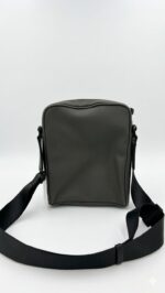 Morral Guess Hombre Grafito - Imagen 2