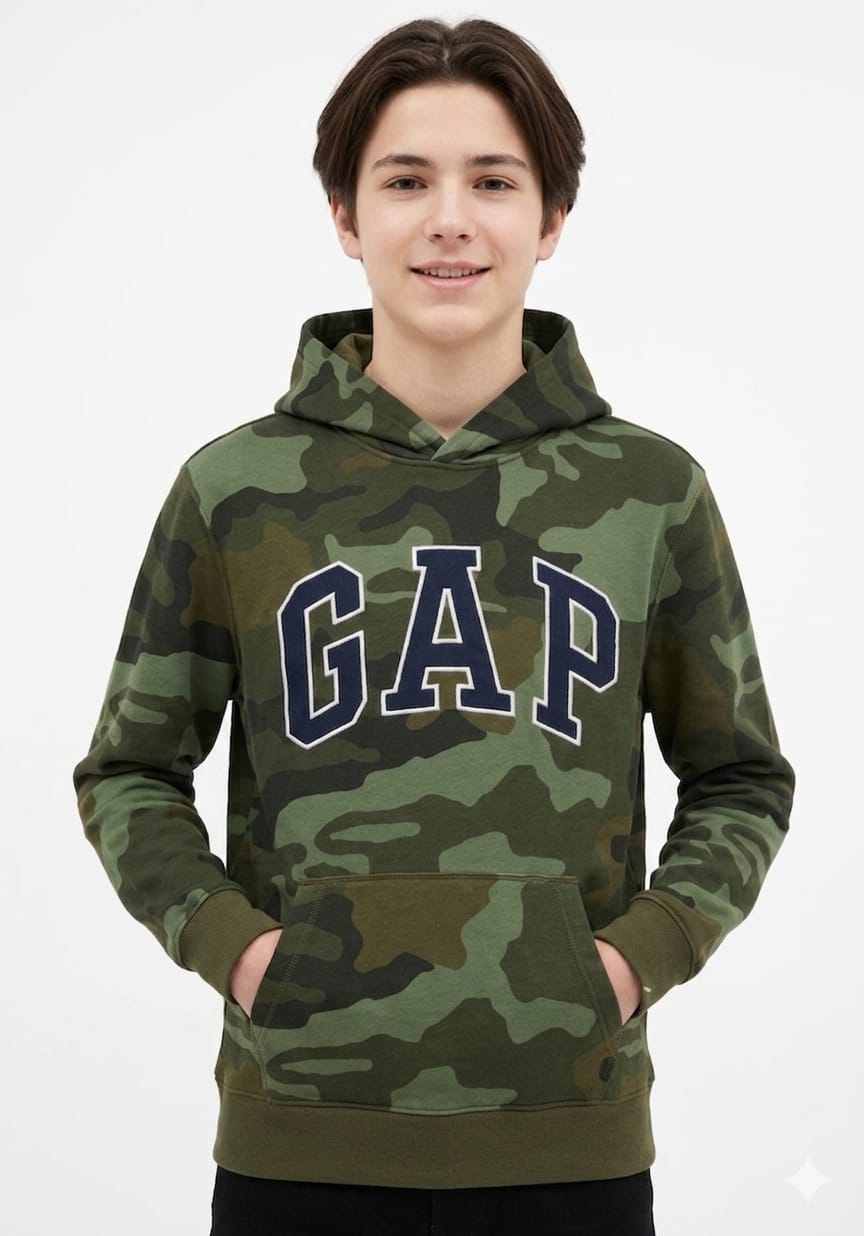 polera-gap-capucha-verde-camuflaje-young-frente Polera GAP Camuflaje Niño - Imagen 1