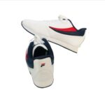 Zapatillas Fila Casuales Blancas con Azul y Rojo Retro - Imagen 2